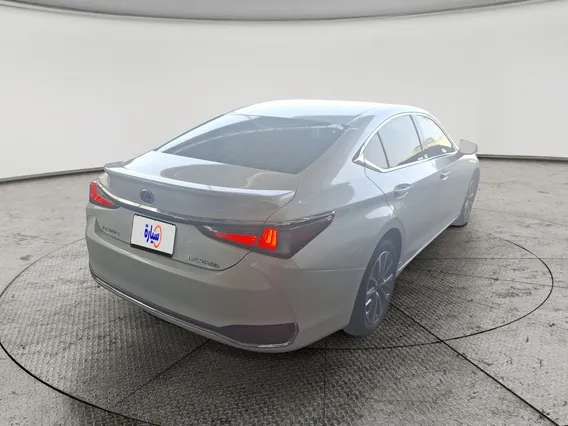 Lexus ES 300 H 2025 