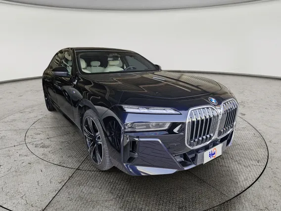 بي ام دبليو الفئة السابعة 735i 2023 