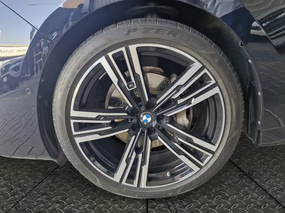 بي ام دبليو الفئة السابعة 735i 2023 