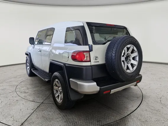 تويوتا اف جي FJ Cruiser 2023 دبل