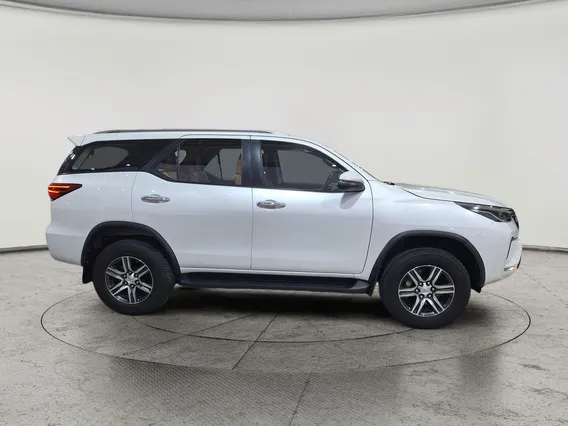 Toyota Fortuner VX 2023 دبل
