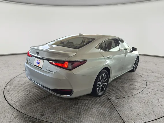 Lexus ES 300 H 2023 