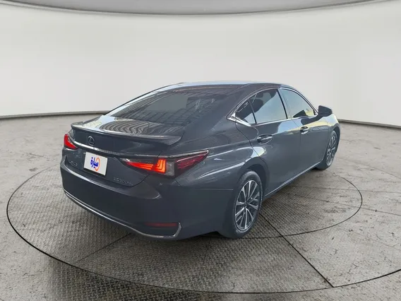 Lexus ES 300 H 2024 
