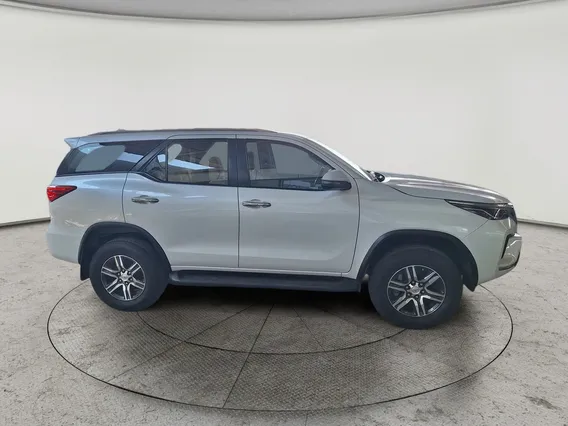 Toyota Fortuner VX 2023 دبل