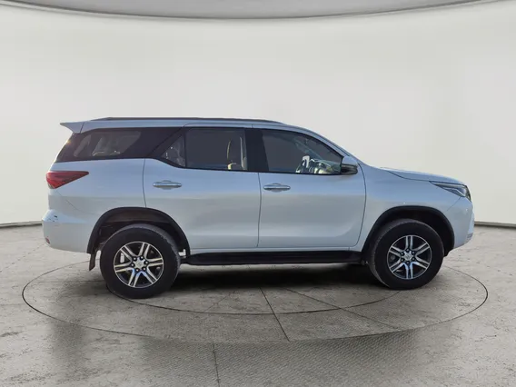 Toyota Fortuner VX 2023 دبل