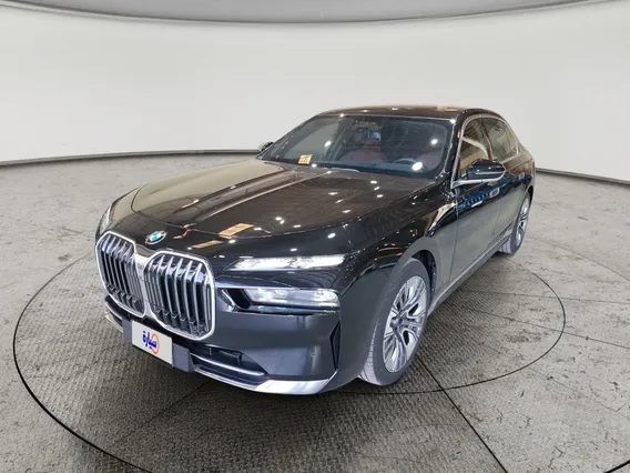 BMW 7 Series 735i 2024 