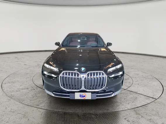 بي ام دبليو الفئة السابعة 735i 2024 