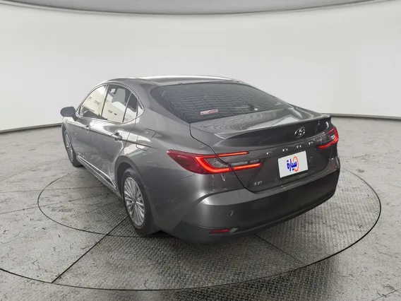 Toyota Camry  LE 2025 