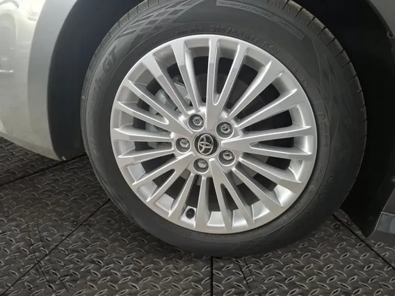 Toyota Camry  LE 2025 