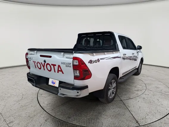 Toyota Hilux SR5 2023 دبل