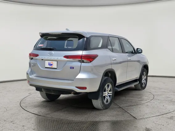 Toyota Fortuner GX 2024 