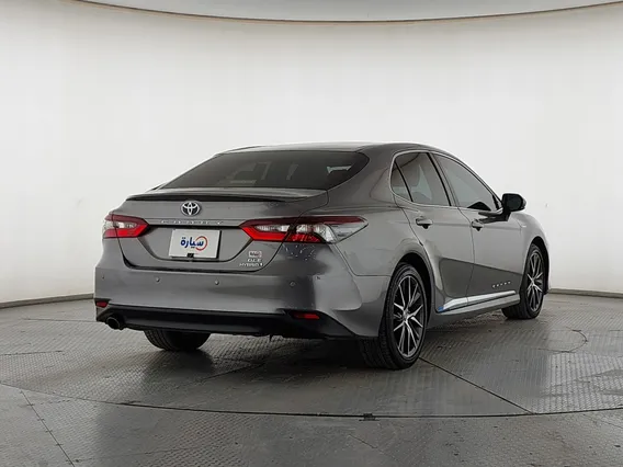 Toyota Camry  GLE 2024 