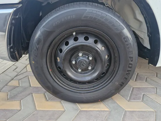 Toyota Hilux GLX 2024 