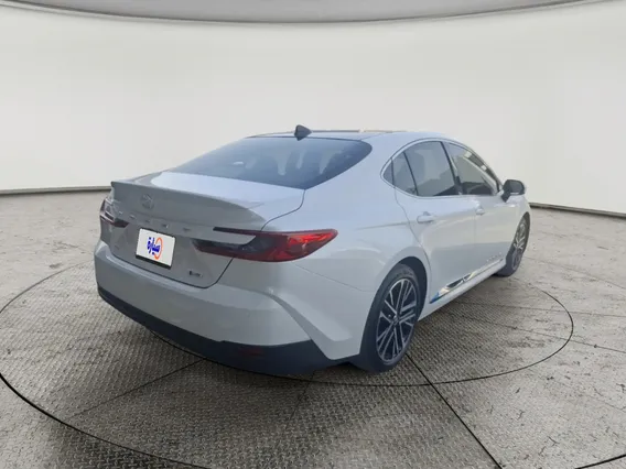 Toyota Camry  LE HEV 2026 