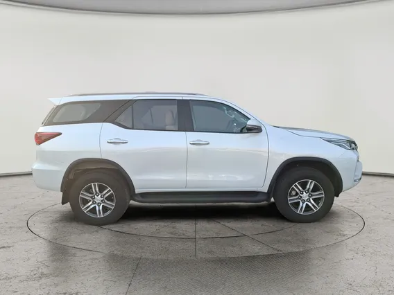 Toyota Fortuner VX 2023 دبل