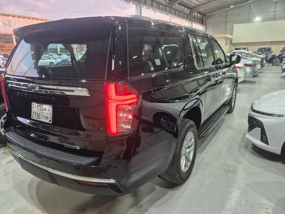 Chevrolet Suburban LS 2024 