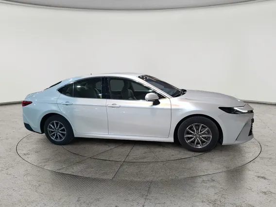 تويوتا كامري E 2025 