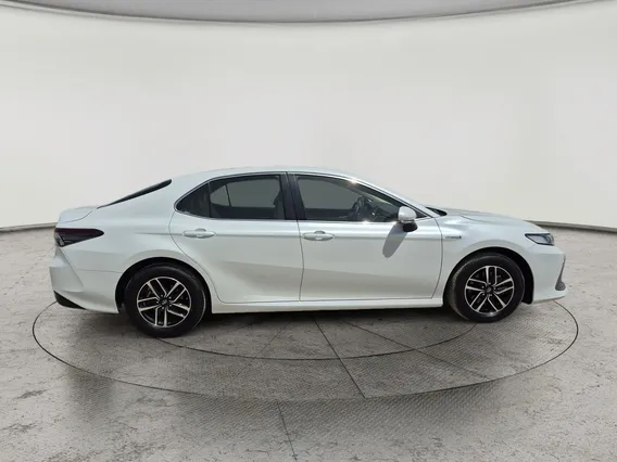 Toyota Camry  LE HEV 2023 