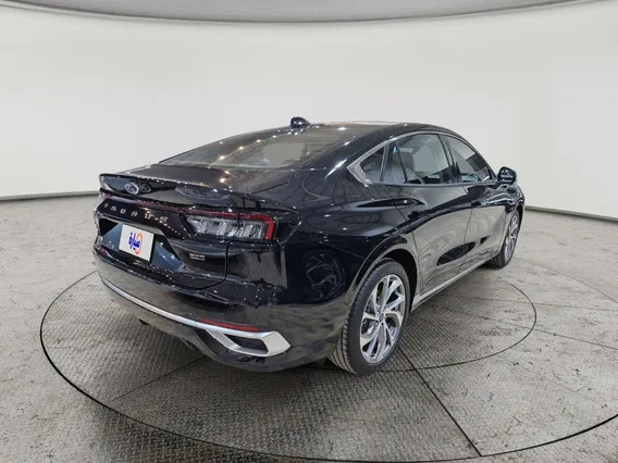 Ford Taurus Titanium 2024 