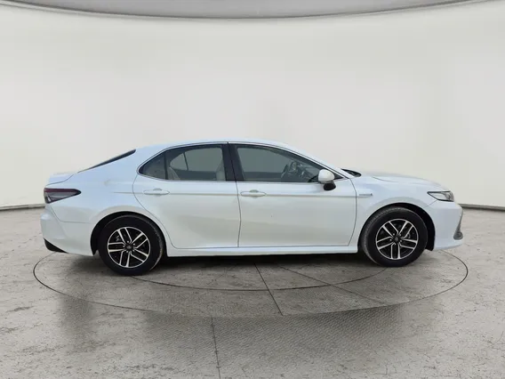 Toyota Camry  LE HEV 2023 
