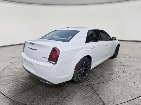 كرايسلر 300 S 2021 
