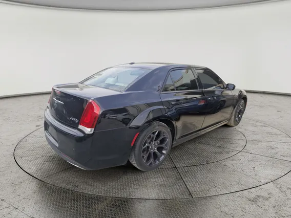 كرايسلر 300 S 2021 