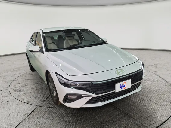 Hyundai Elantra Smart 2024 