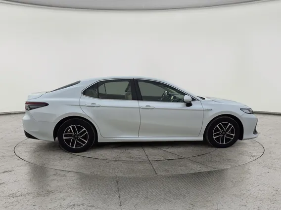 Toyota Camry  LE HEV 2023 