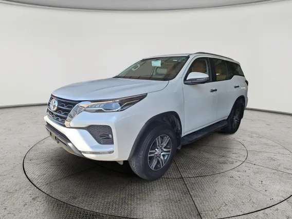 Toyota Fortuner VX 2023 دبل