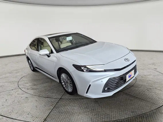 Toyota Camry  LE 2025 