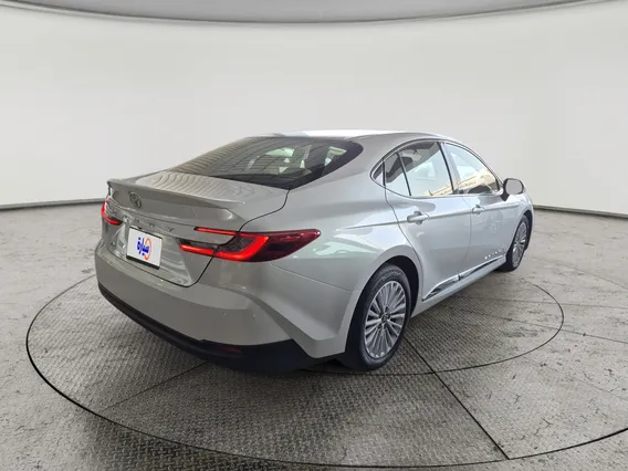 Toyota Camry  LE 2025 