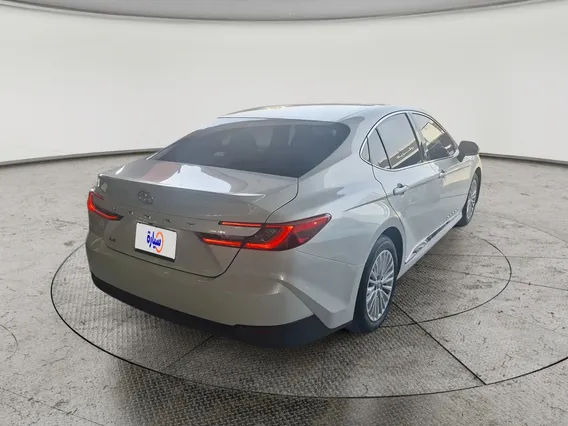 Toyota Camry  LE 2026 
