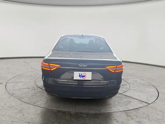 Ford Taurus Trend 2021 