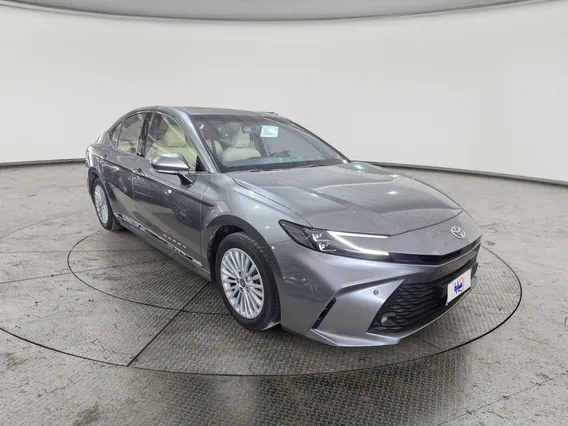 Toyota Camry  LE 2025 