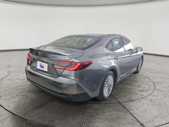 Toyota Camry  LE 2025 