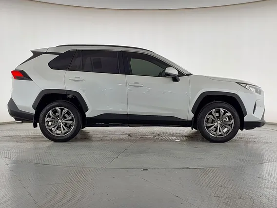 Toyota RAV4 XLE 2024 