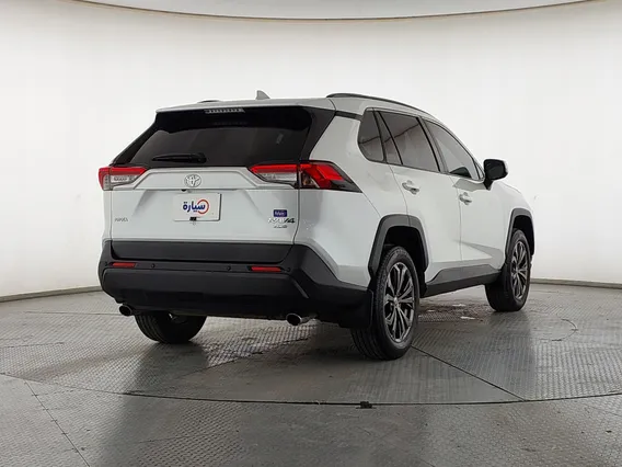 Toyota RAV4 XLE 2024 