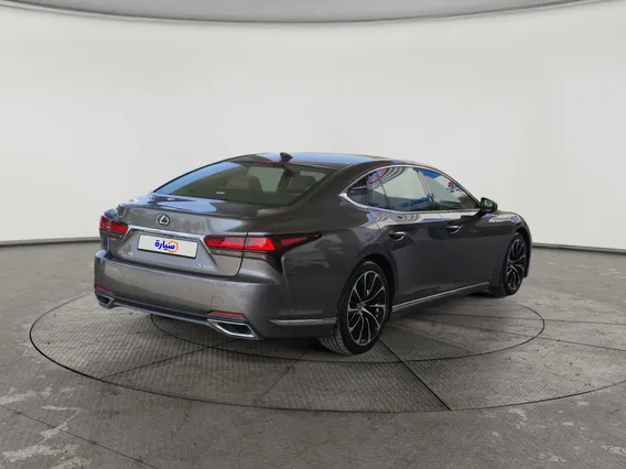 لكزس LS 500 2022 