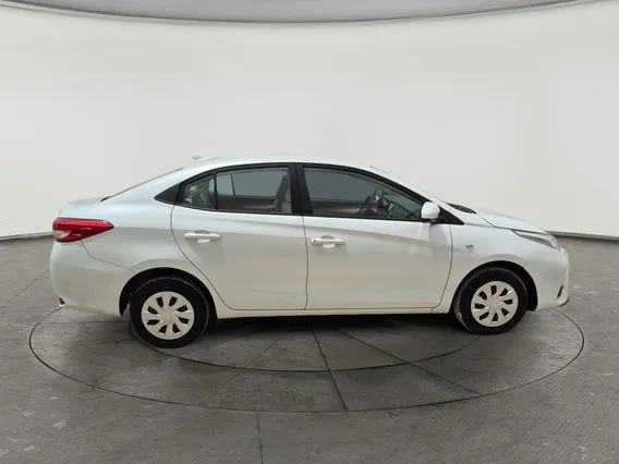 Toyota Yaris  Y 2022 