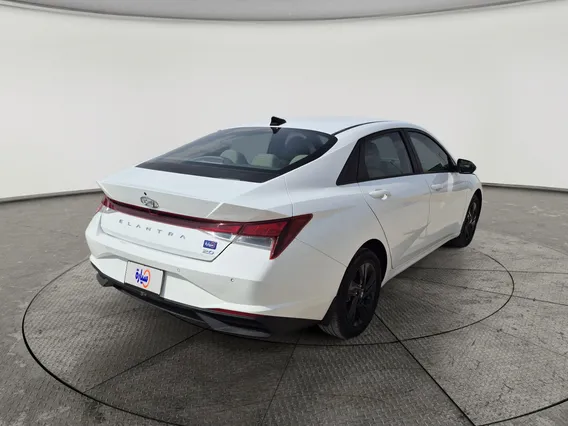 Hyundai Elantra Smart 2023 