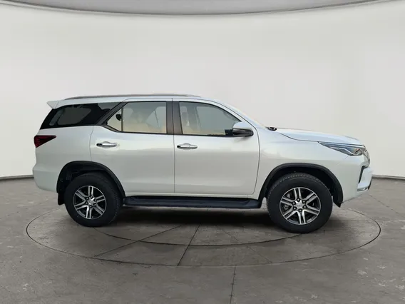 Toyota Fortuner VX 2023 دبل
