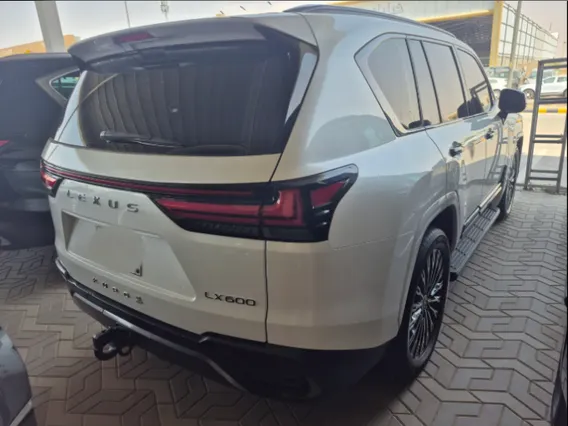 Lexus LX 600 2022 