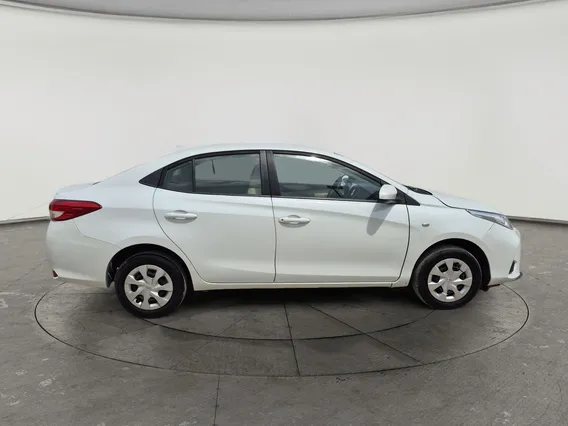 Toyota Yaris  Y 2022 