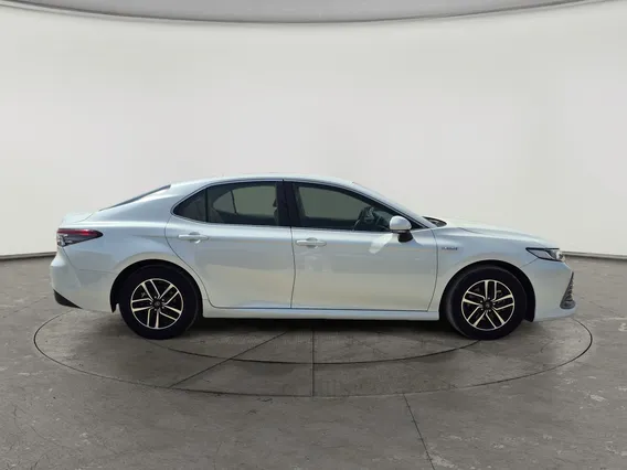 Toyota Camry  LE HEV 2023 