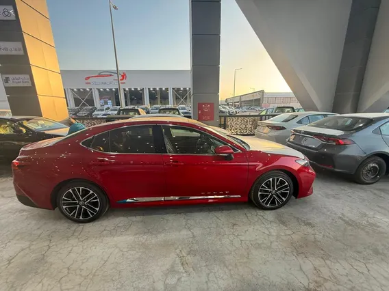 Toyota Camry  LUMIERE HEV 2026 