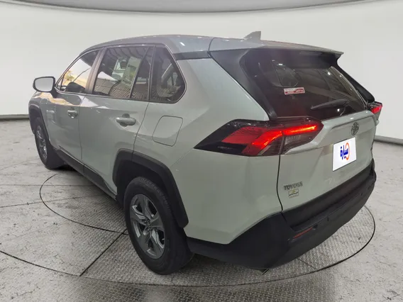 Toyota RAV4 LE 2025 