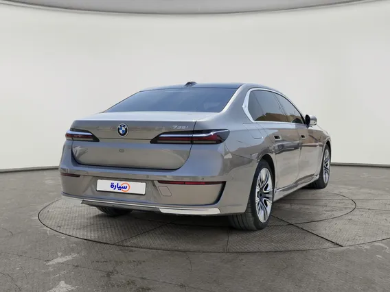 BMW 7 Series 735i 2024 