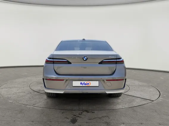 BMW 7 Series 735i 2024 