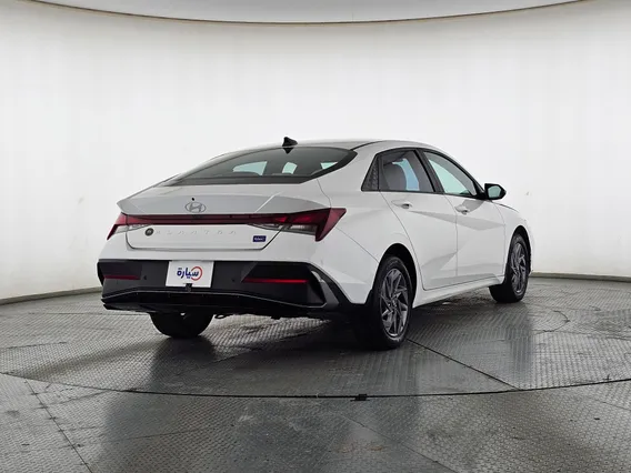 Hyundai Elantra Smart 2024 