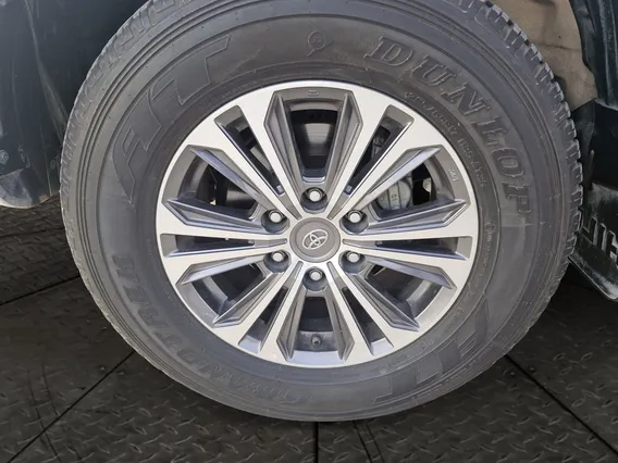 Toyota Hilux SGLX 2025 دبل